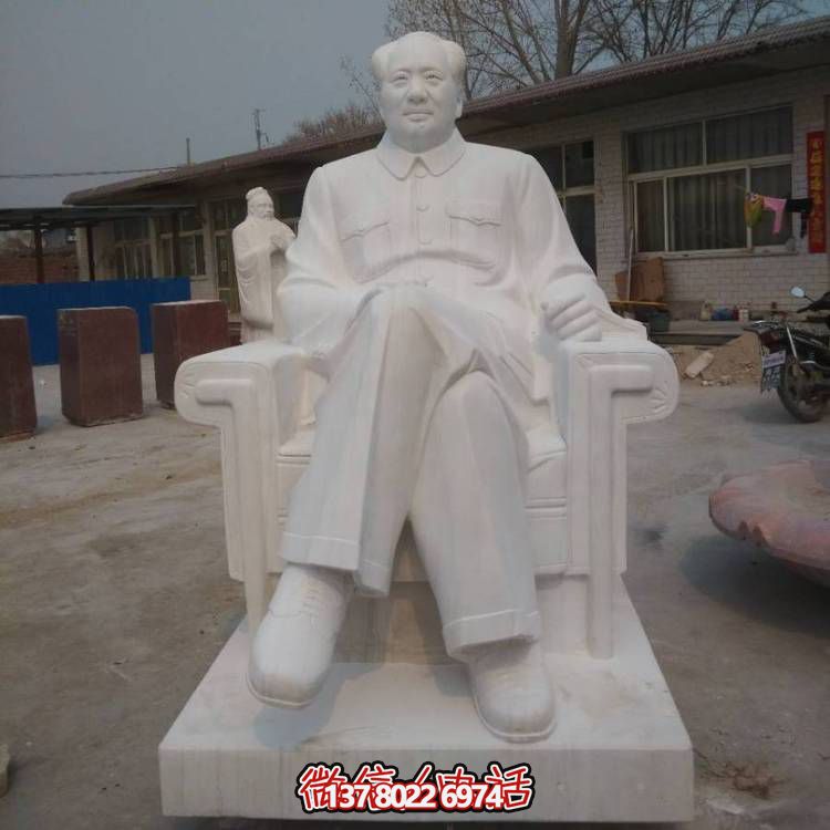 漢白玉石雕毛主席雕塑——走進(jìn)中國景區(qū)，欣賞傳統(tǒng)美術(shù)
