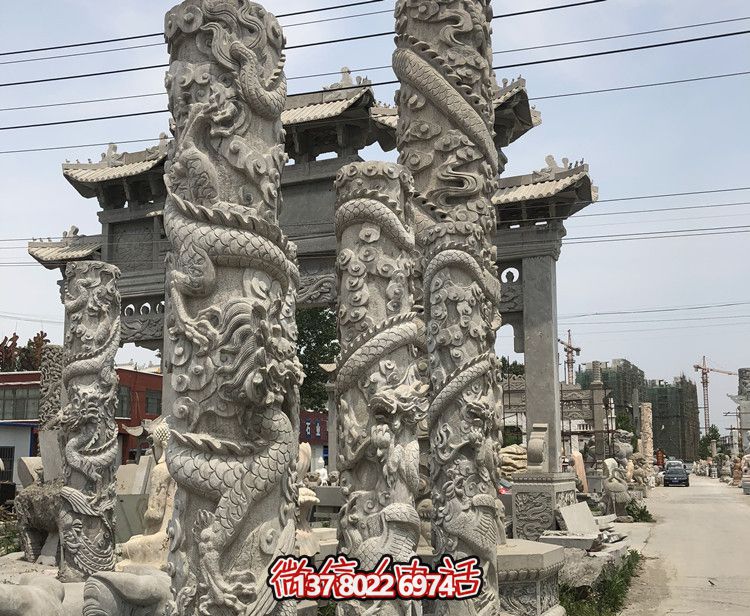 精美石雕龍柱擺件，為寺院景觀增添華麗風(fēng)采