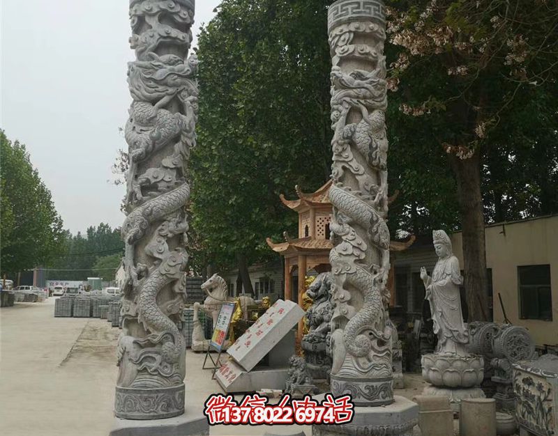 龍柱石雕，裝點(diǎn)寺廟門(mén)前