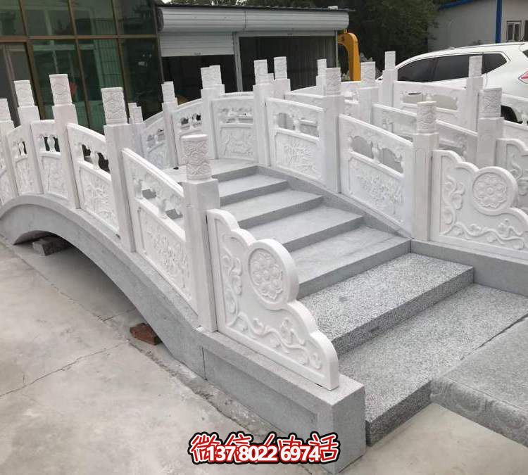 美麗的漢白玉石拱橋，伴您一路暢游！