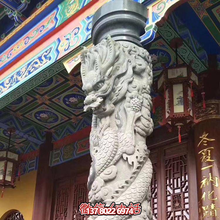 精美仿古園林，花崗巖石龍盤柱點綴