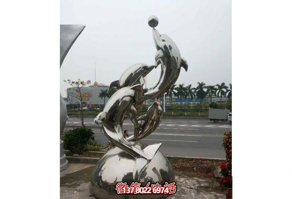 不銹鋼海豚雕塑，玩起來讓街道飛躍！