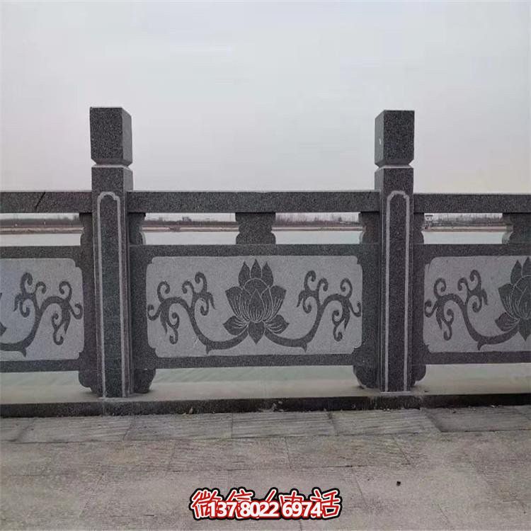 花崗巖護欄——完美結(jié)合精美雕刻與經(jīng)典欄桿扶手，為寺廟景點帶來外觀華麗的裝飾