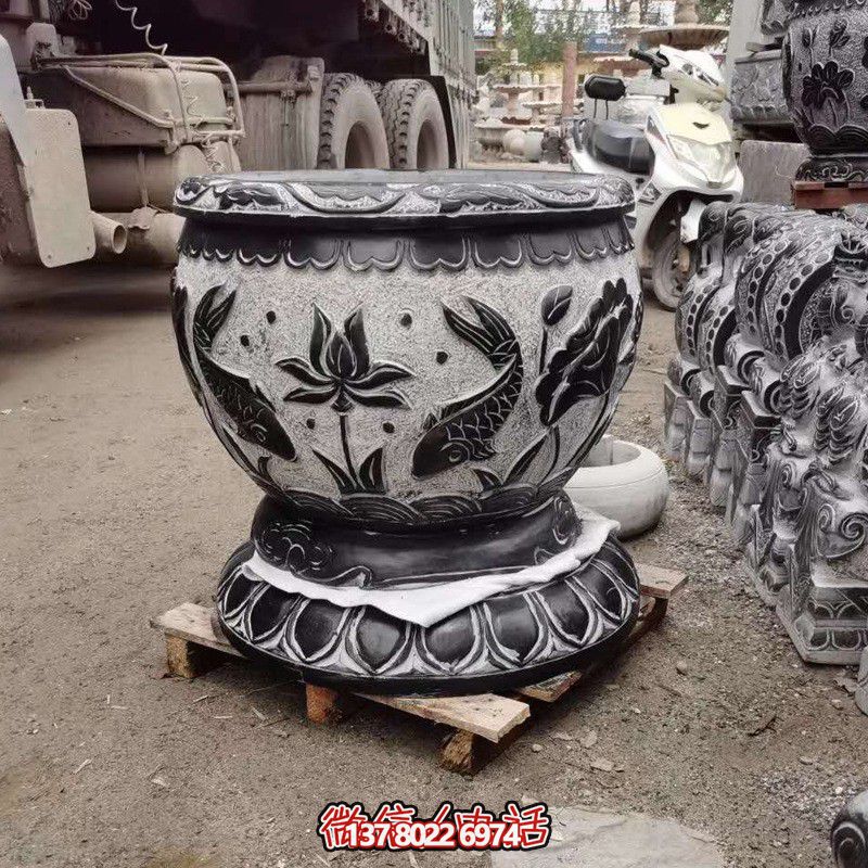 雅致雙魚石雕花盆，為您的庭院增添藝術氣息