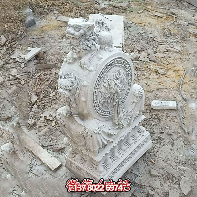 非凡的石雕獅子雕塑，點綴精致的庭院別墅