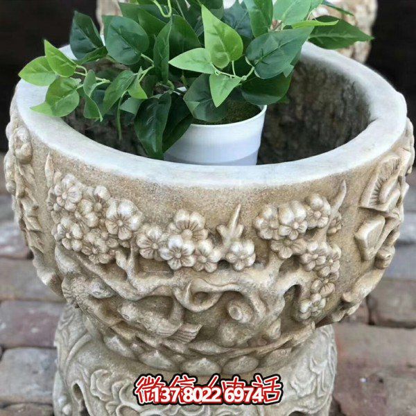 精美藝術石雕花盆，讓繁復多彩的花紋與浮雕結合，打造出精美的大理石雕塑