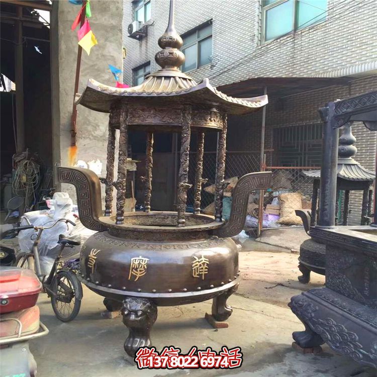 仿古寶蓋圓形香爐，擺放于寺廟、道觀等室內(nèi)