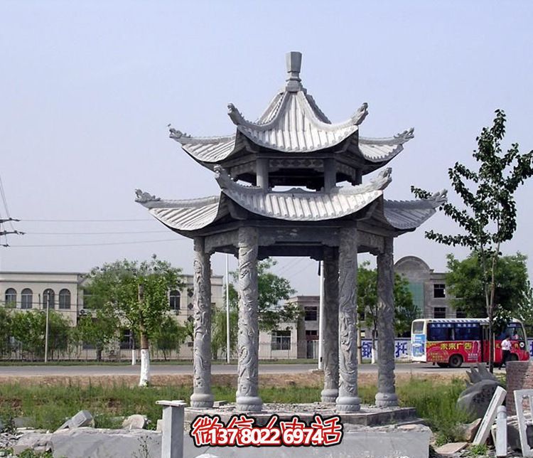 精美古建筑雕塑雙層涼亭，為公園廣場注入古典風情
