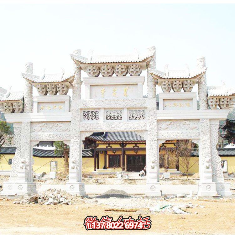 精細(xì)工藝刻石牌坊，裝點(diǎn)小區(qū)村口