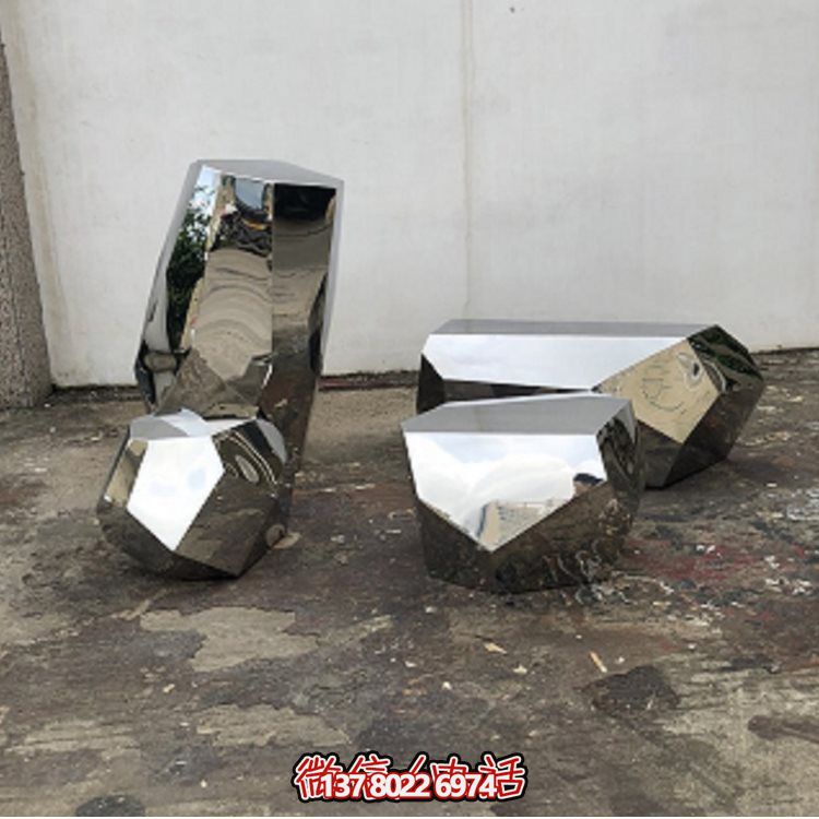 高級(jí)不銹鋼鏡面戶外公園雕塑裝飾，以鵝卵石為靈感
