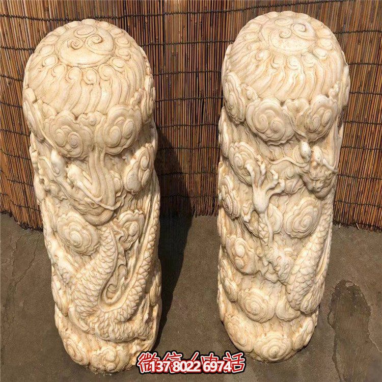 精美石柱浮雕擺件，添上龍庭院門口的濃濃文化氣息