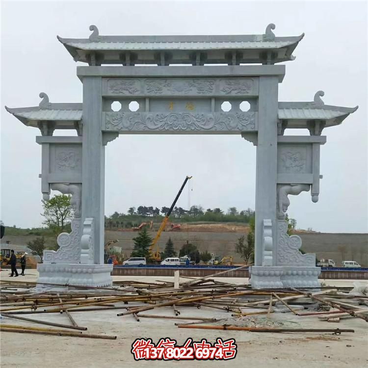 傳統(tǒng)工藝石雕牌坊，點(diǎn)綴鄉(xiāng)村美景