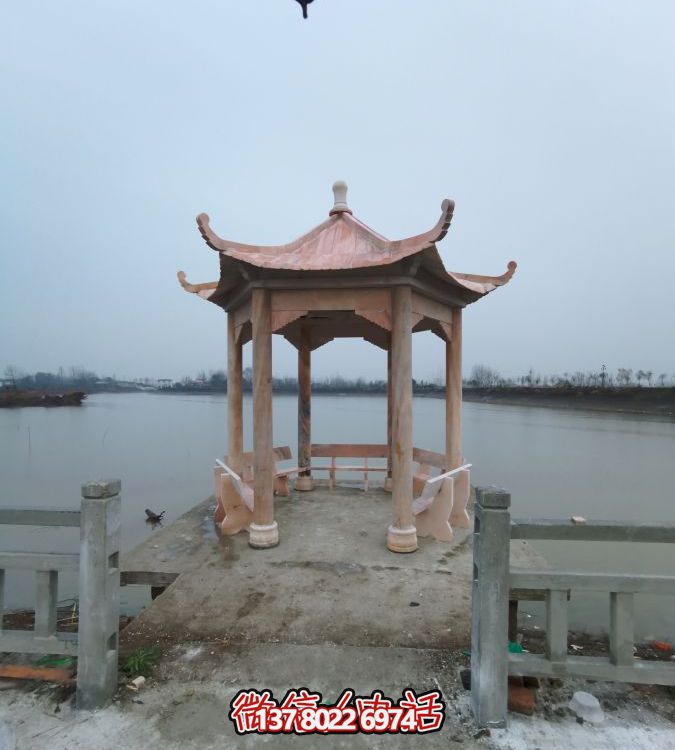 河邊大理石涼亭雕塑，欣賞晚霞紅
