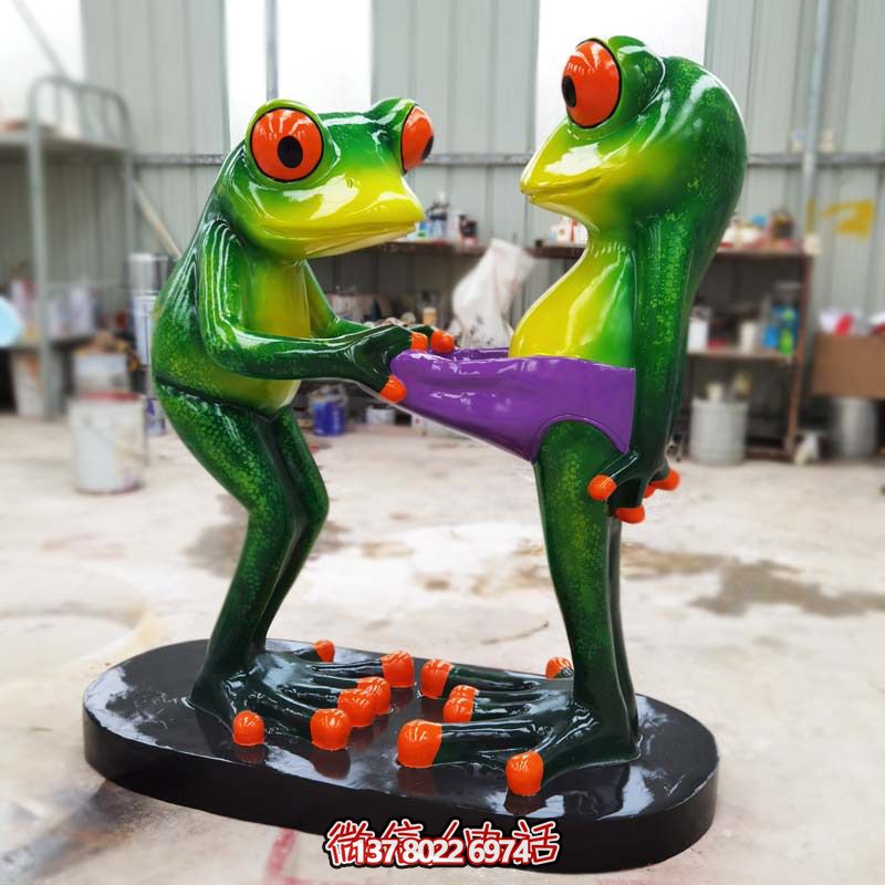 逗趣玻璃鋼青蛙雕塑，為景區(qū)增色不只