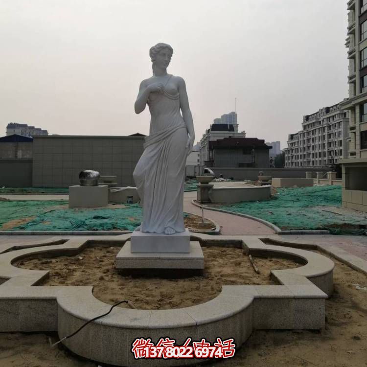 西方大理石雕像，浮雕人物裝飾街道