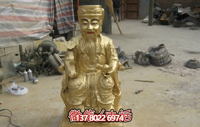 手工制作的供奉佛像，傳承古老文化的精粹