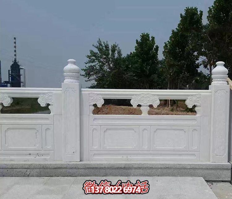 漢白玉鏤空石橋欄桿雕塑，為景區(qū)增添精彩