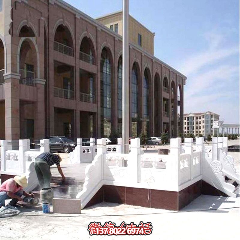 高雅華麗的漢白玉雕塑升旗臺(tái)，為你的飛機(jī)場(chǎng)增添華麗色彩