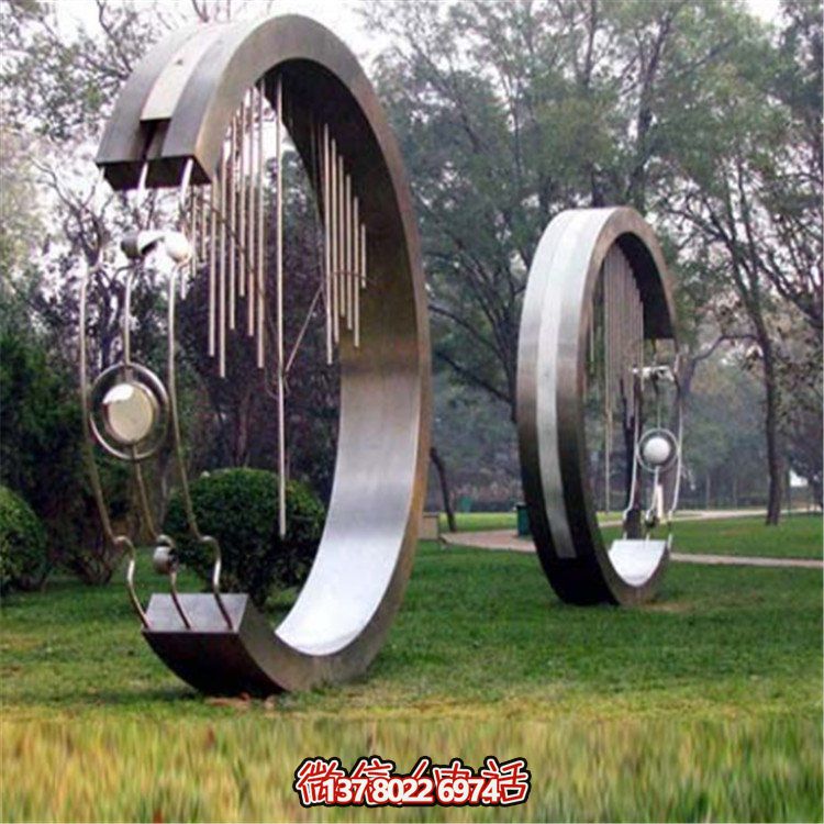 不銹鋼圓環(huán)創(chuàng)意雕塑，點(diǎn)亮園林景觀裝飾