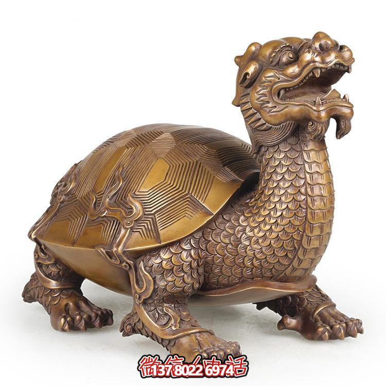 巨型銅雕龍龜?shù)袼?，拙樸寺廟裝點(diǎn)