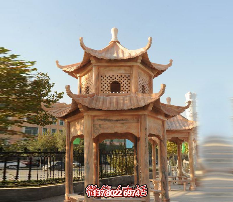 雙層涼亭，讓晚霞紅彩點(diǎn)綴庭院