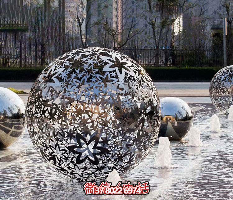 不銹鋼噴泉球雕塑，創(chuàng)意點(diǎn)亮廣場