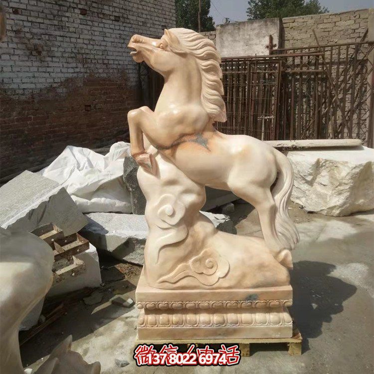 品質(zhì)卓越的大型十二生肖石雕擺件，渲染出無與倫比的晚霞紅