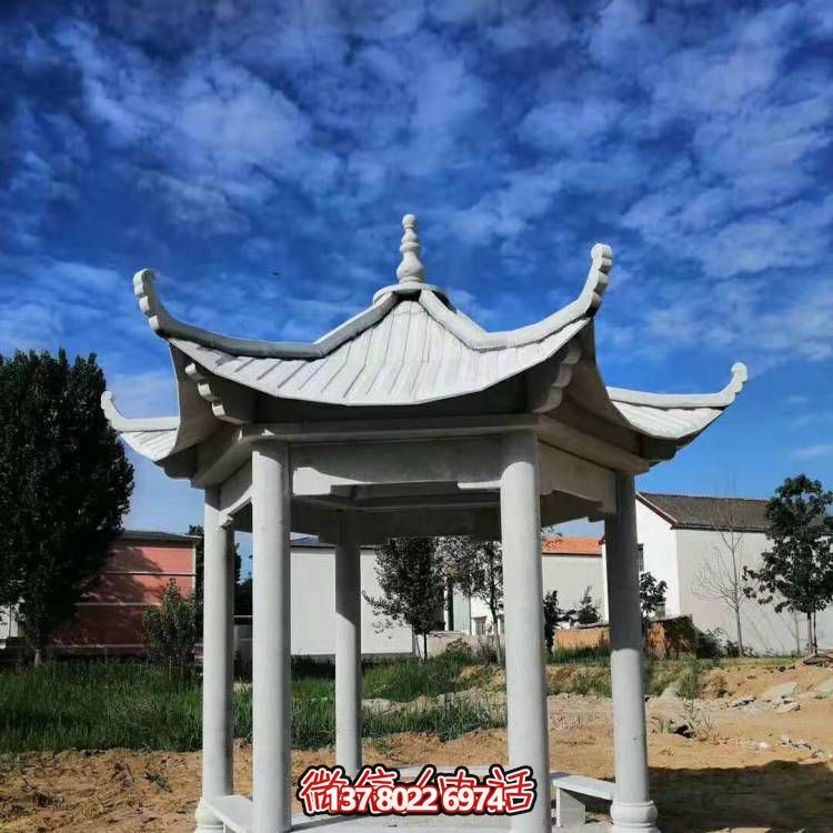 仿古休閑涼亭，天然青石擺放于戶外村莊