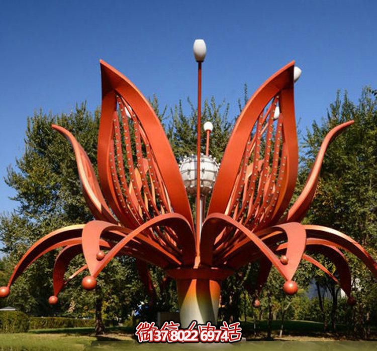 不銹鋼雕塑——綻放紅色花朵，為公園增添美麗