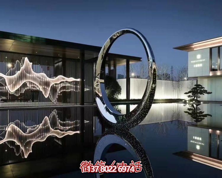 不銹鋼圓環(huán)雕塑，點(diǎn)綴園林別墅水池