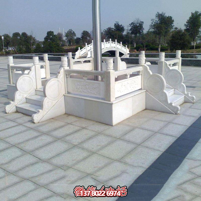 漢白玉升旗臺，喚醒城市雕塑美學(xué)