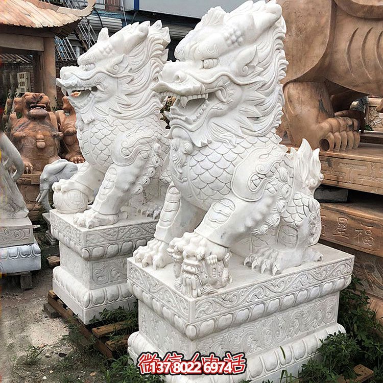 大型漢白玉石雕麒麟雕塑，為您的庭院門口增添獨(dú)特景觀