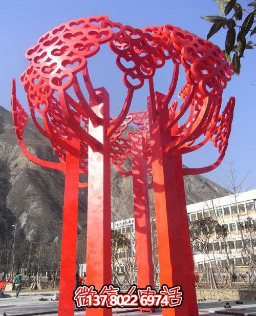 室內(nèi)不銹鋼心形雕塑，點綴別墅景區(qū)美景