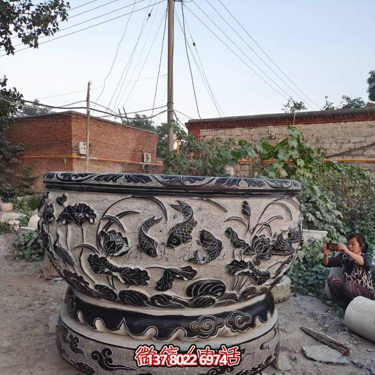石雕魚(yú)缸花盆戶外庭院水缸養(yǎng)魚(yú)池石缸青石仿古老石槽雕塑